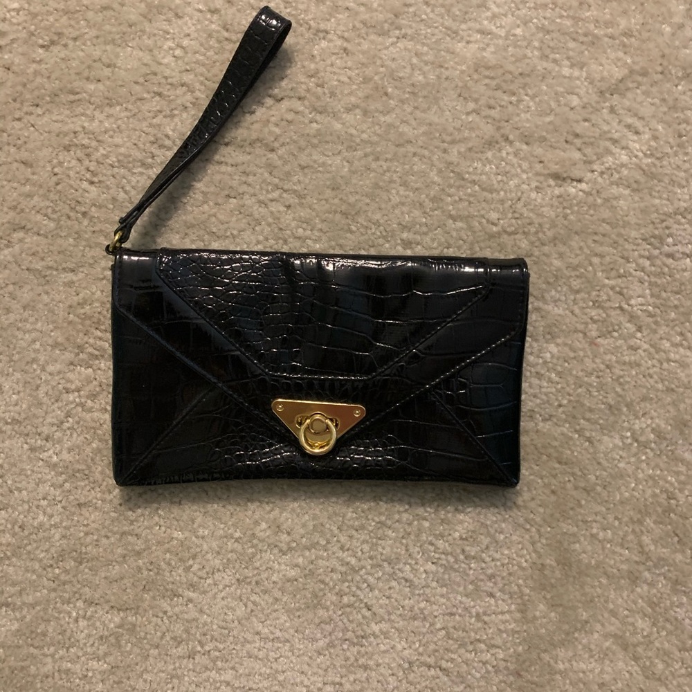 Black clutch w/Alligator skin design